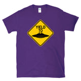 YIELD TO UFO - flying saucer alien funny warning sign parody T-Shirt