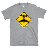 YIELD TO UFO - flying saucer alien funny warning sign parody T-Shirt