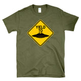 YIELD TO UFO - flying saucer alien funny warning sign parody T-Shirt